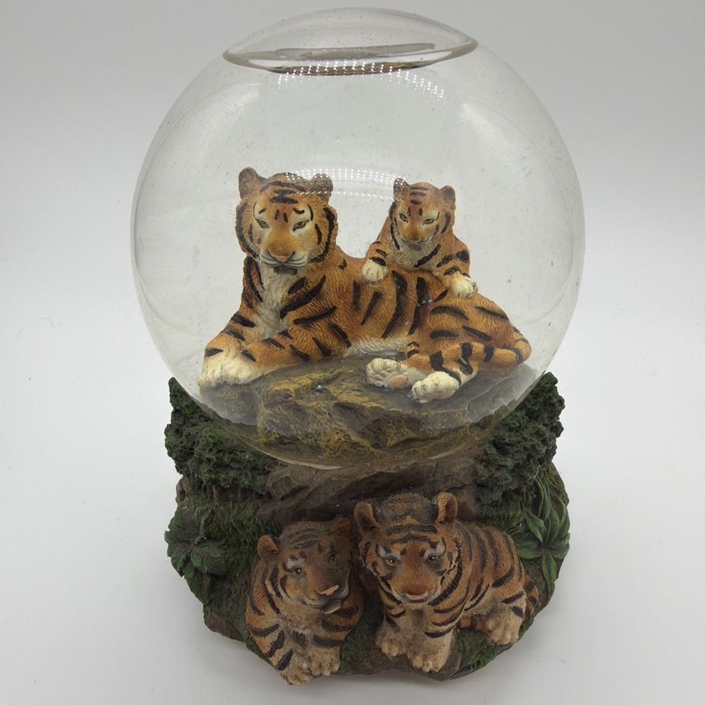 Westland Giftware Musical Snowglobe Tested & Working